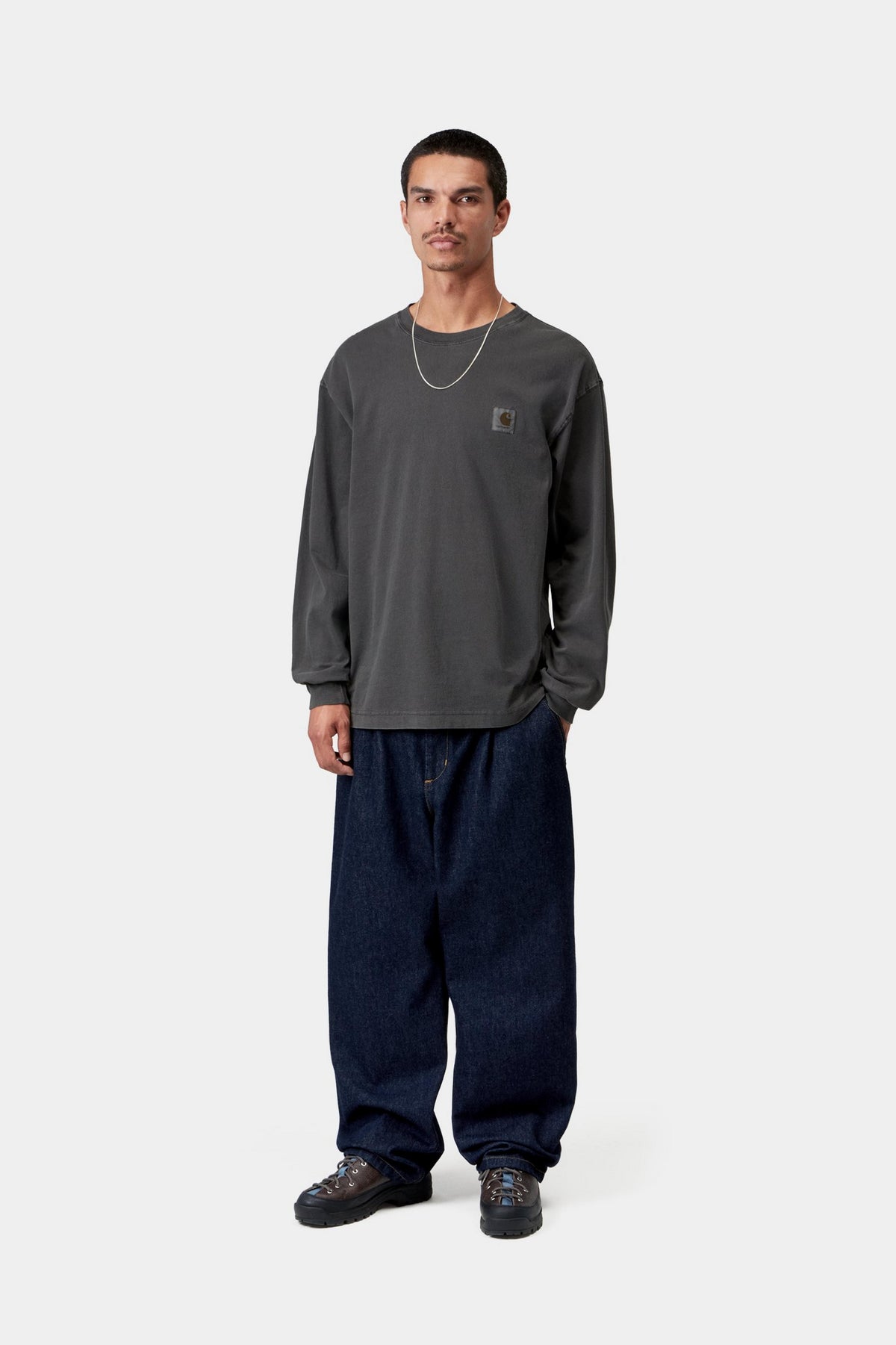L/S Vista T-Shirt - Black, Garment dyed