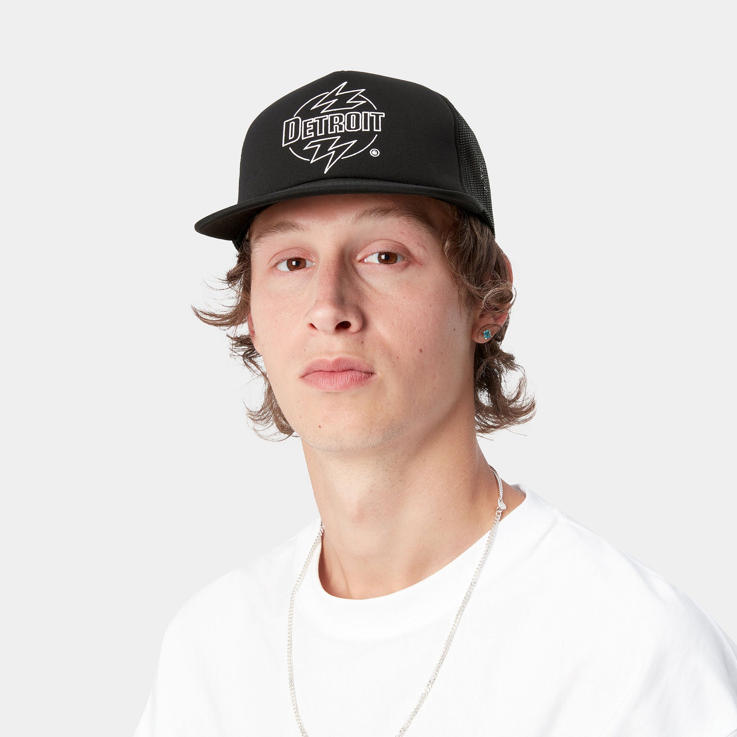 BLAZE TRUCKER CAP - Black / White