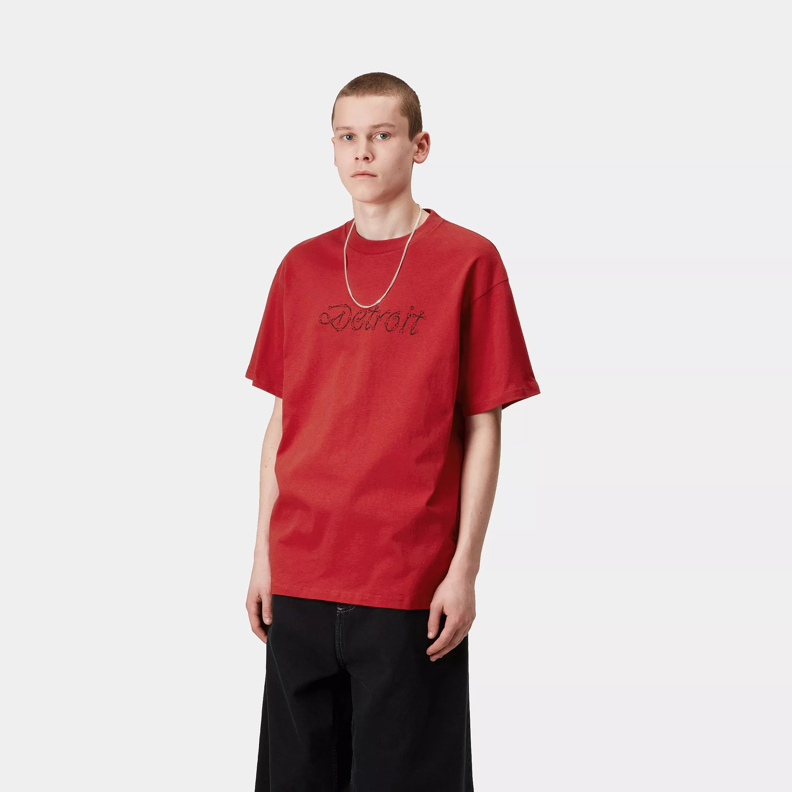 S/S PEACE AND WORK T-SHIRT - Cherry / Black