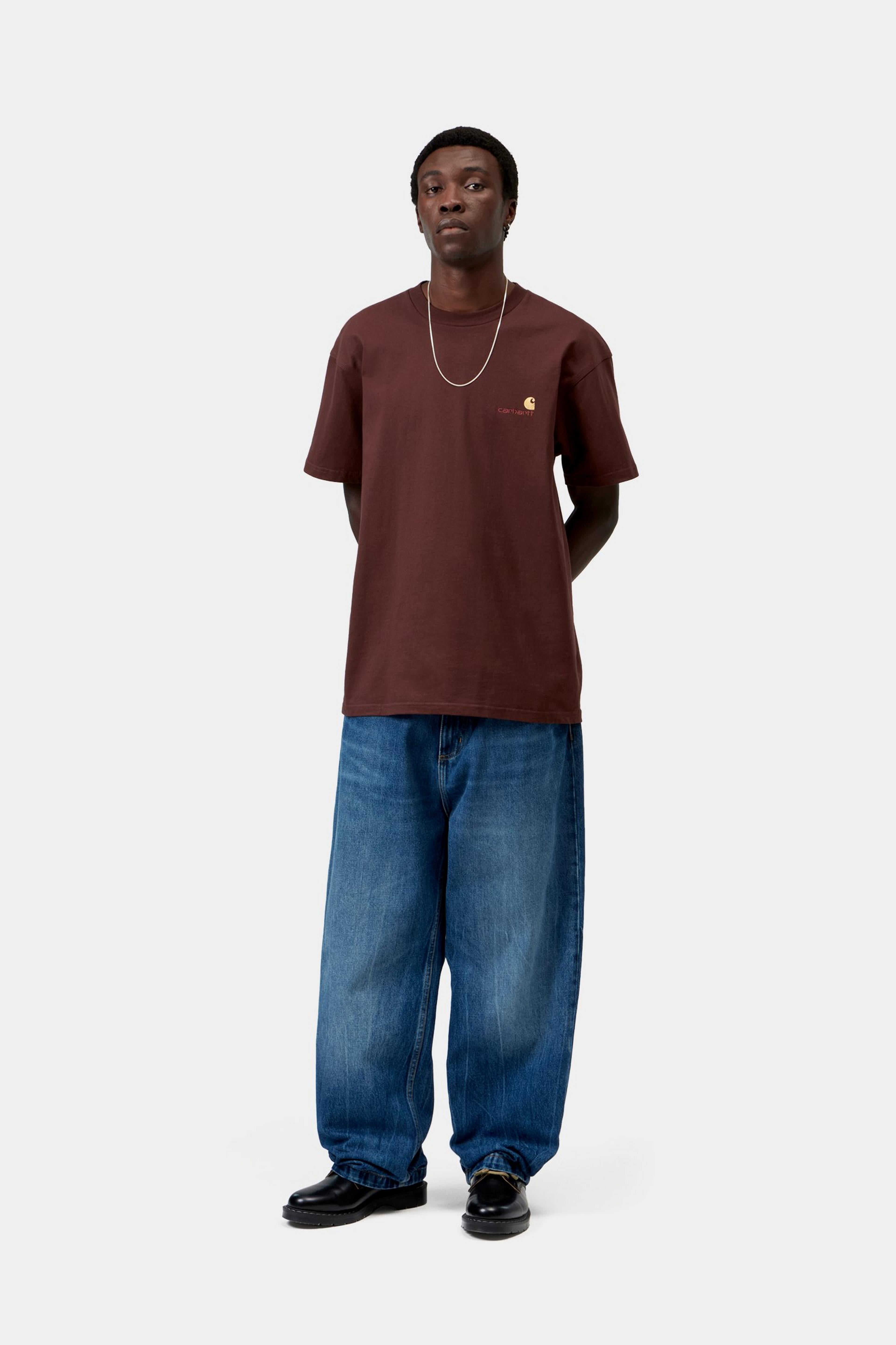 S/S American Script T-Shirt - Amarone
