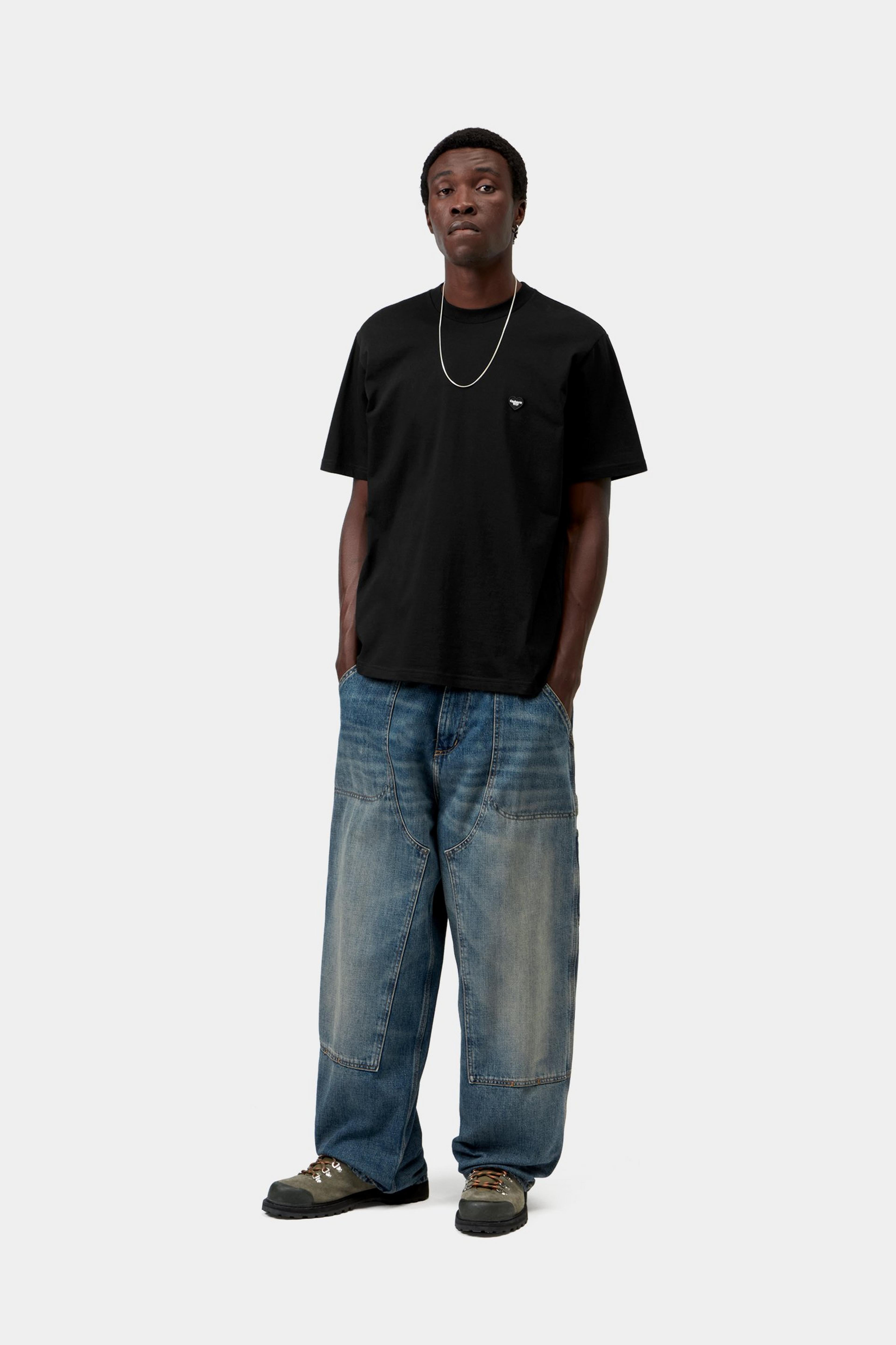 S/S Small Heart T-Shirt - Black / Black