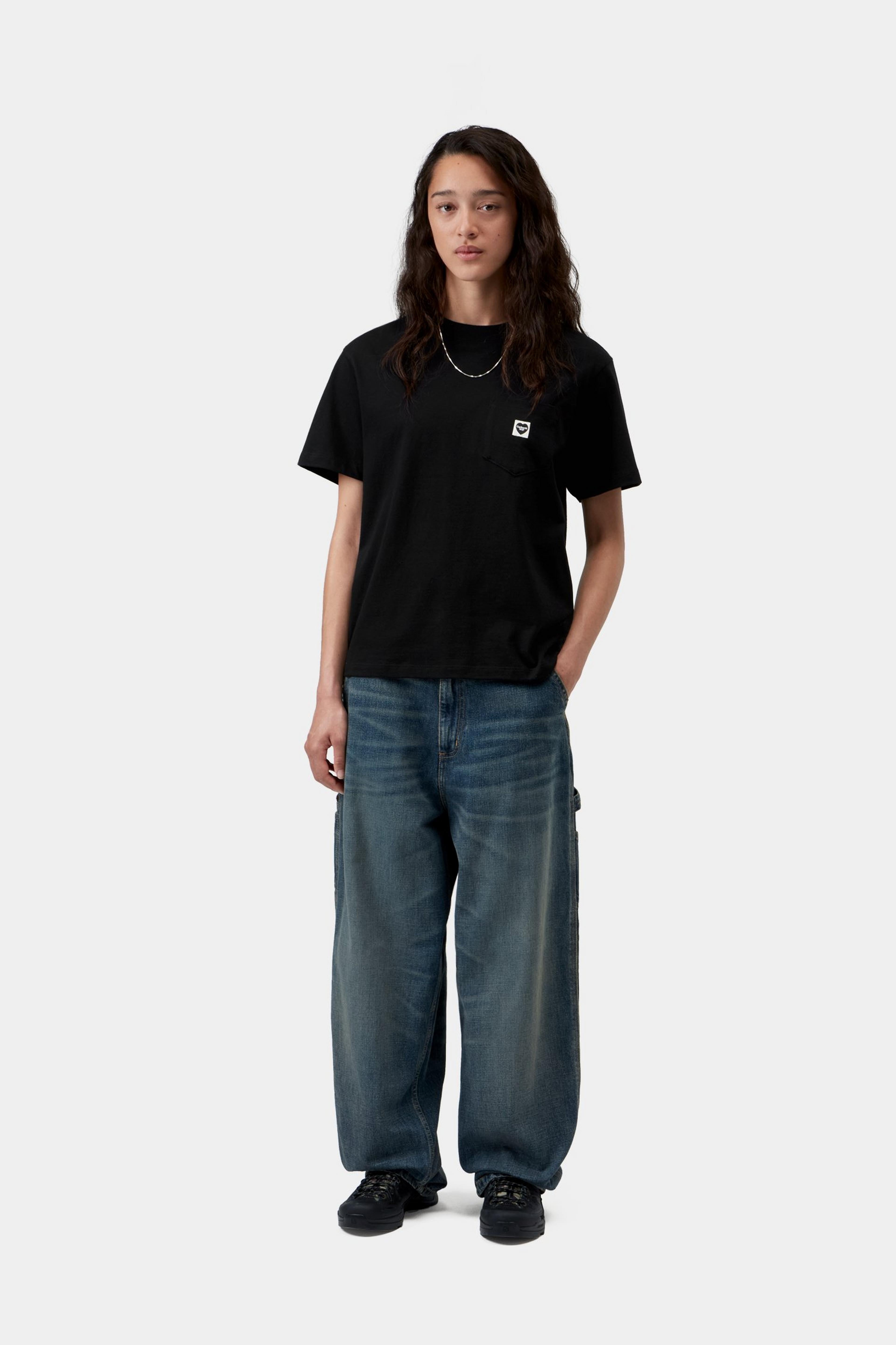 W' S/S Pocket Small Heart T-Shirt - Black / Black