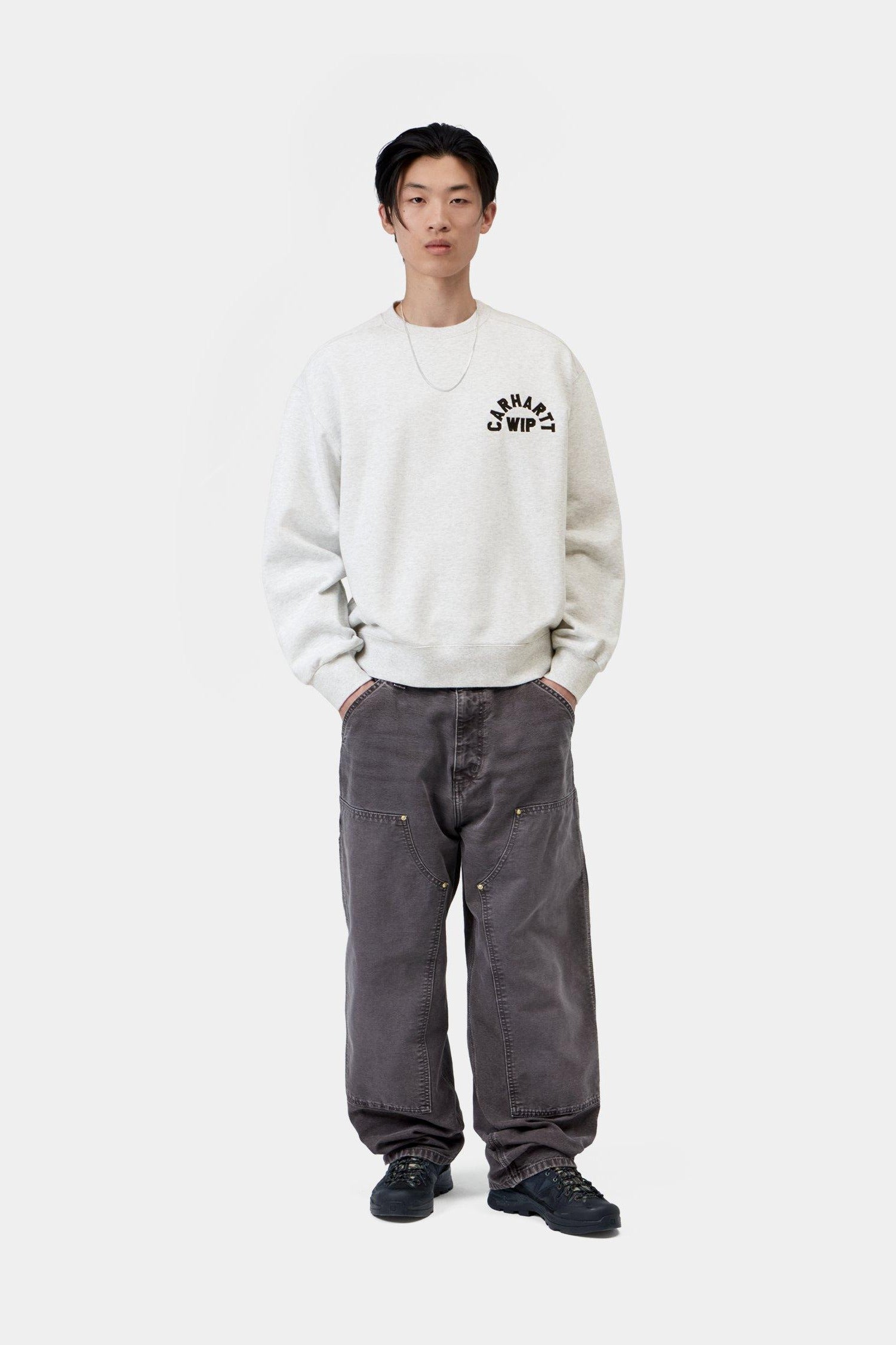 Arch Script Sweatshirt - Ash Heather / Dark Navy stone washed 4