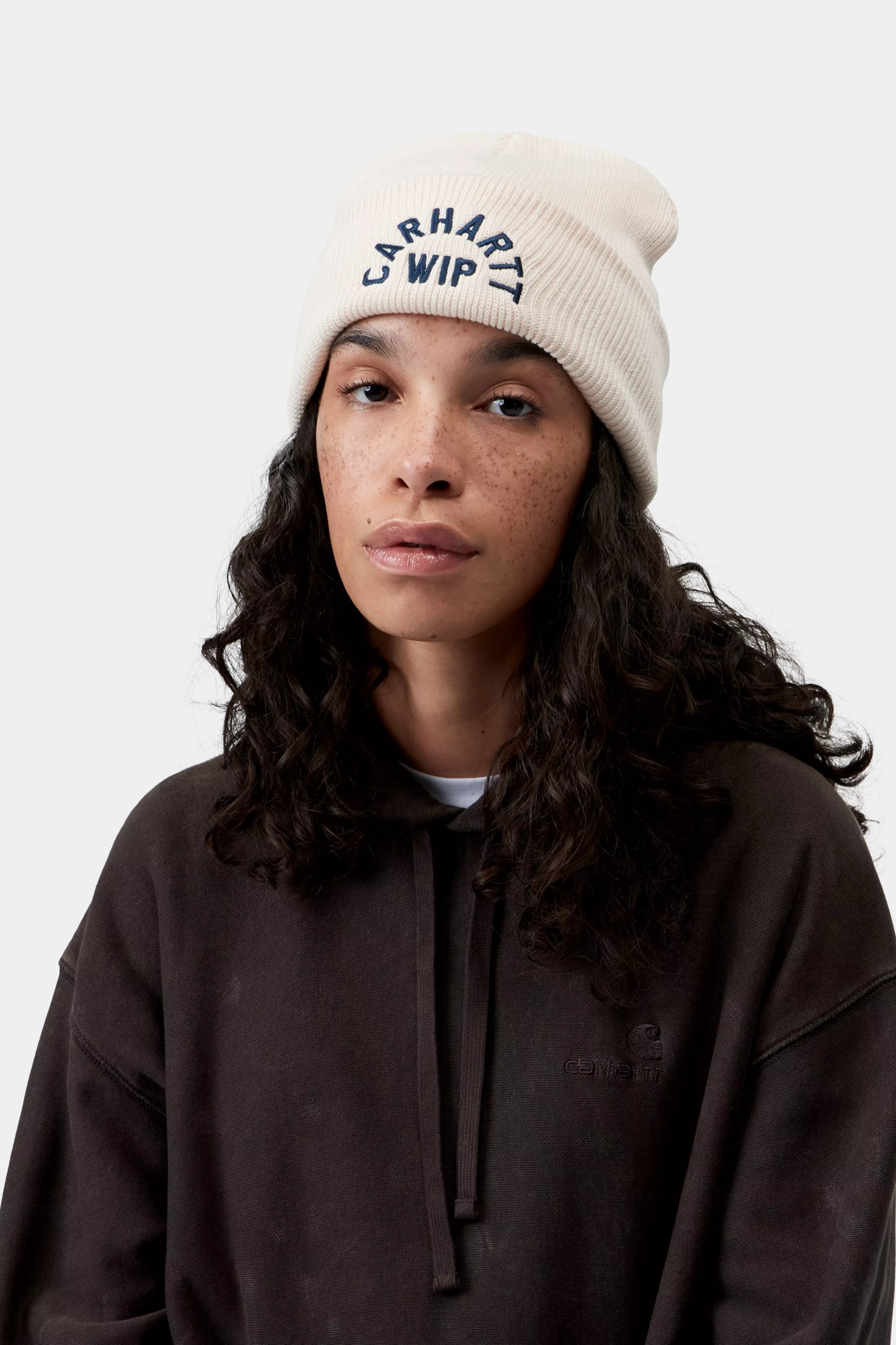 Arch Script Beanie - Natural / Dark Navy