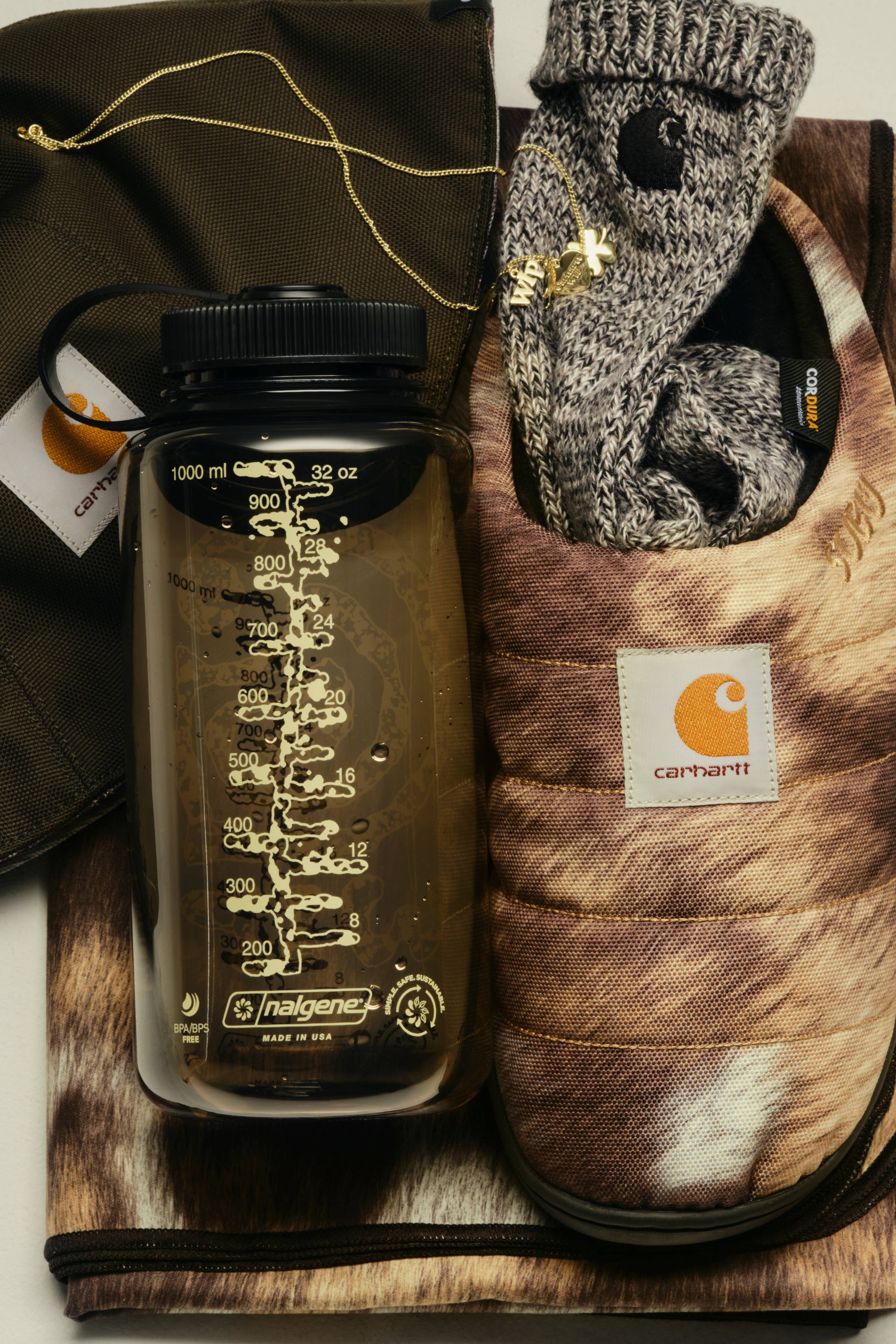 専用！極美品 Carhartt カーハート 刺繍ロゴ カバーオール ブラック Carhartt（カーハート） 【ボーナスストア 誰でも+5% 12/19 0:00〜12