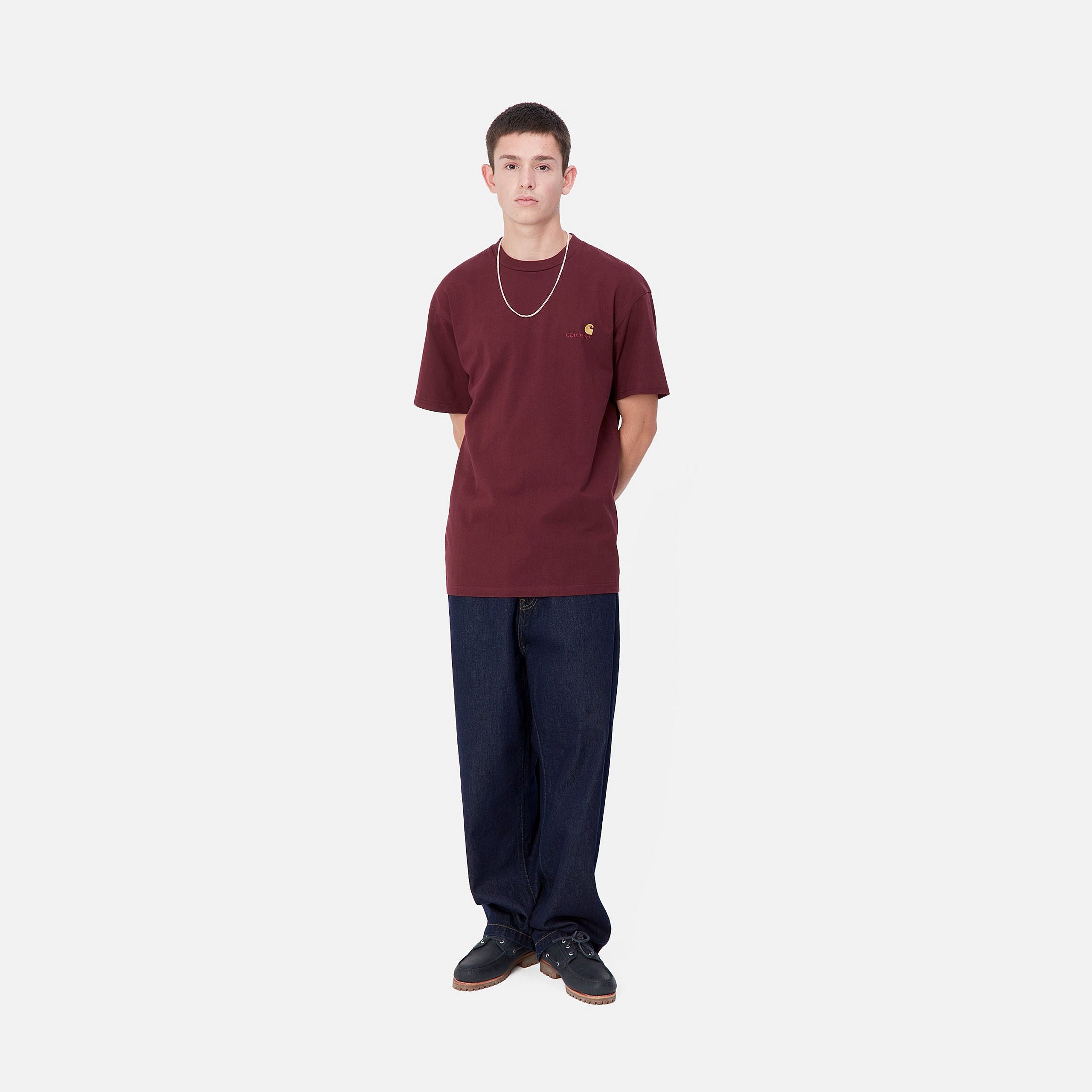 S/S AMERICAN SCRIPT T-SHIRT - Malbec