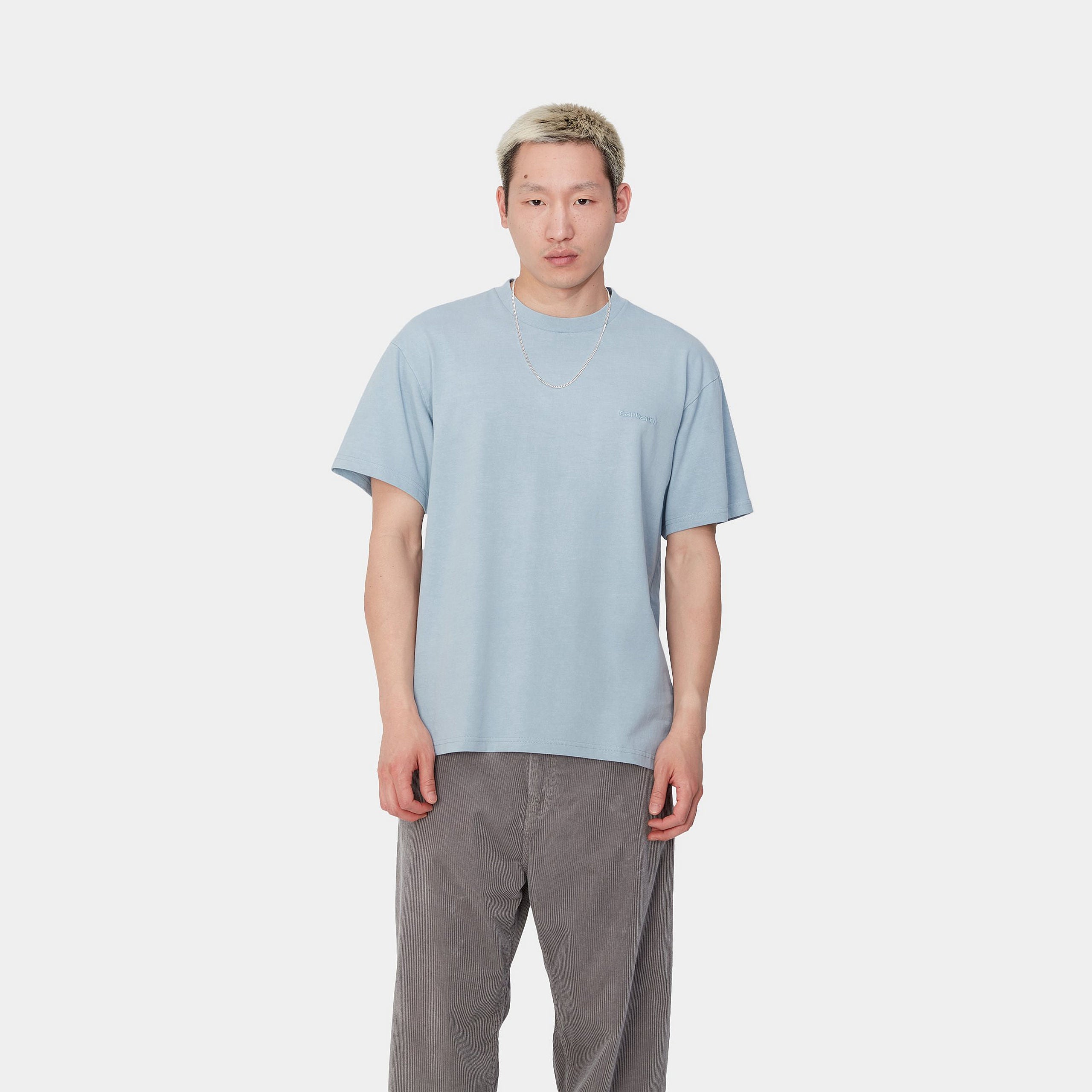 S/S DUSTER SCRIPT T-SHIRT - Misty Sky (garment dyed)