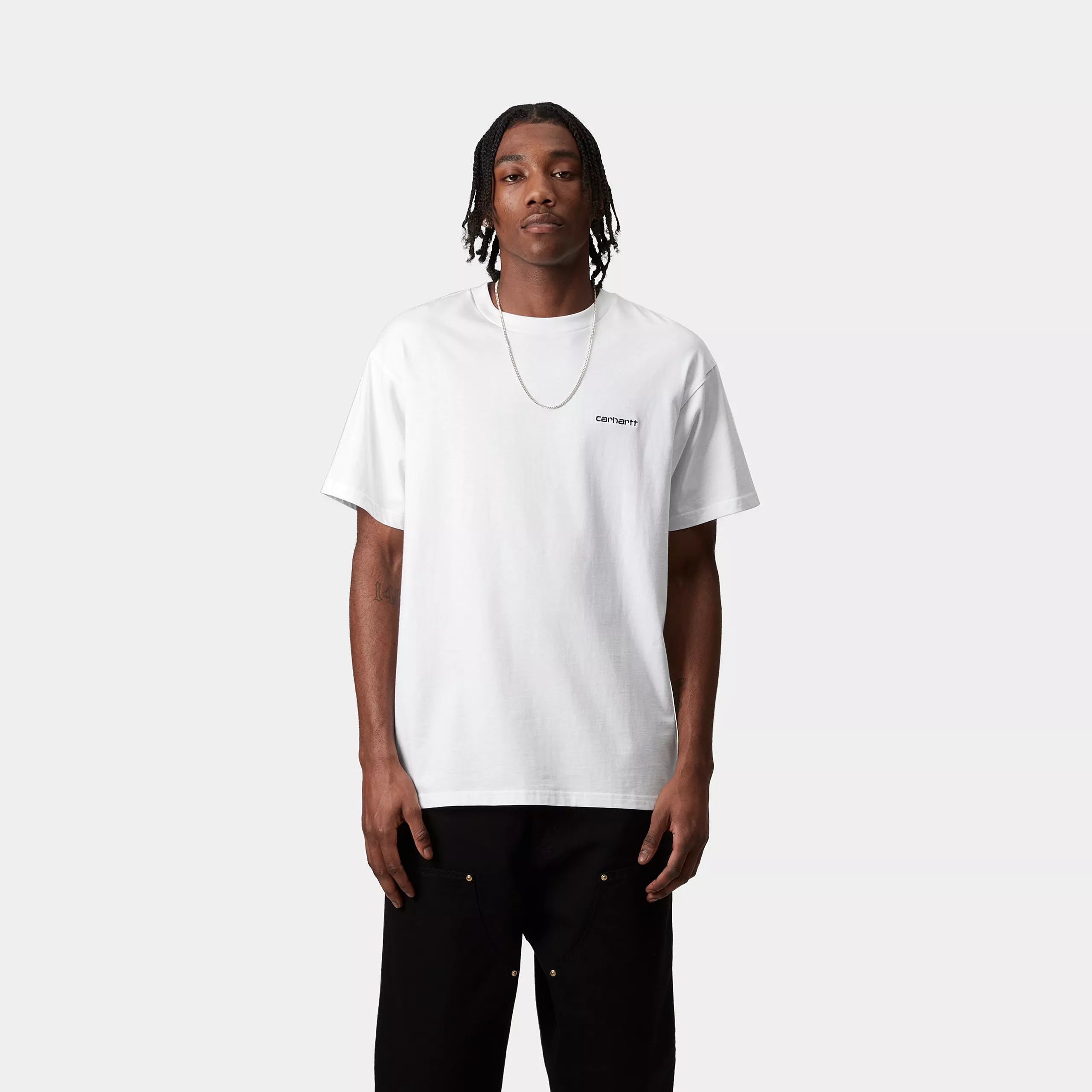 S/S SCRIPT EMBROIDERY T-SHIRT - White / Black